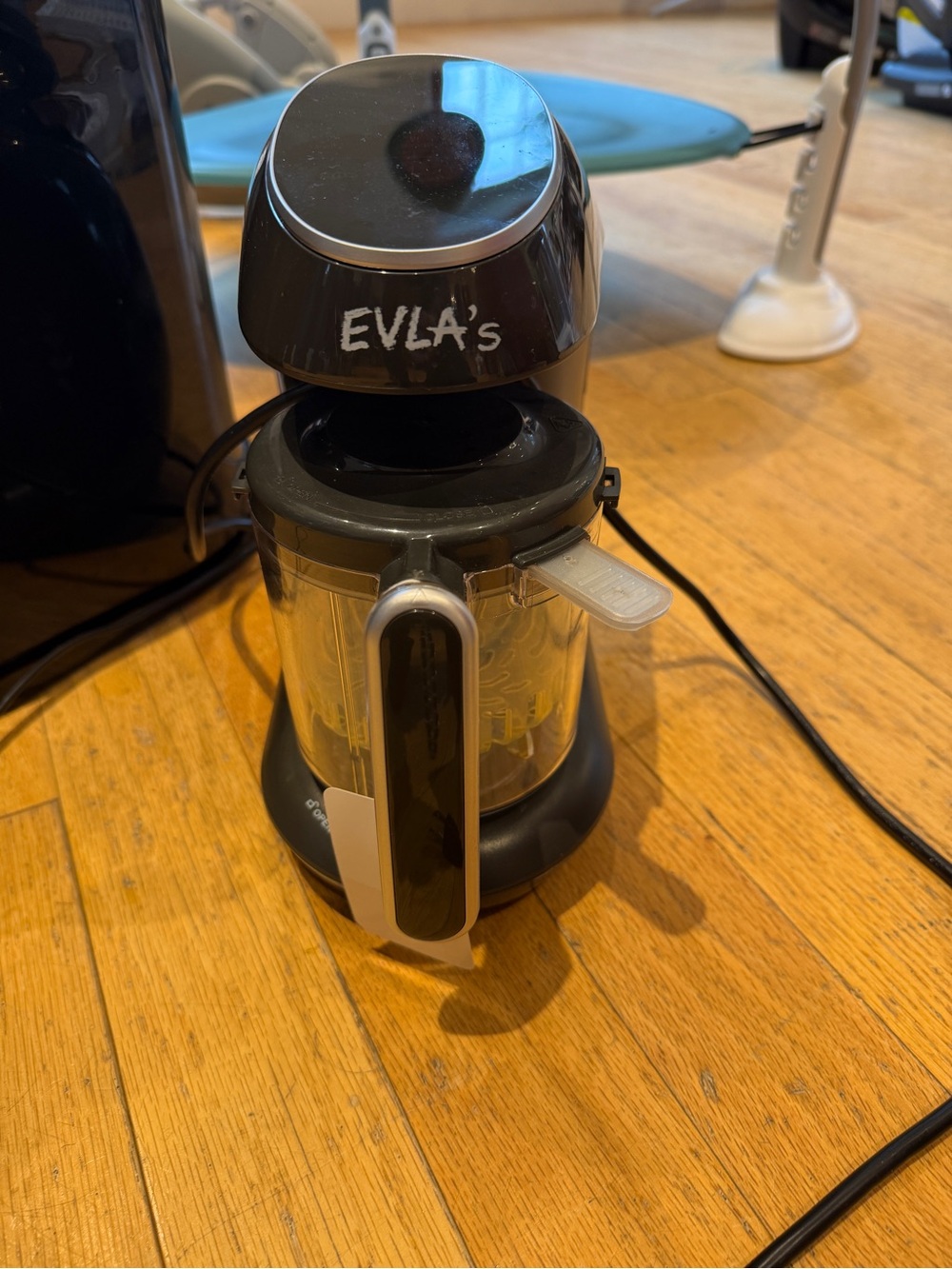Black Evla's Electric Grinder with Clear Hopper